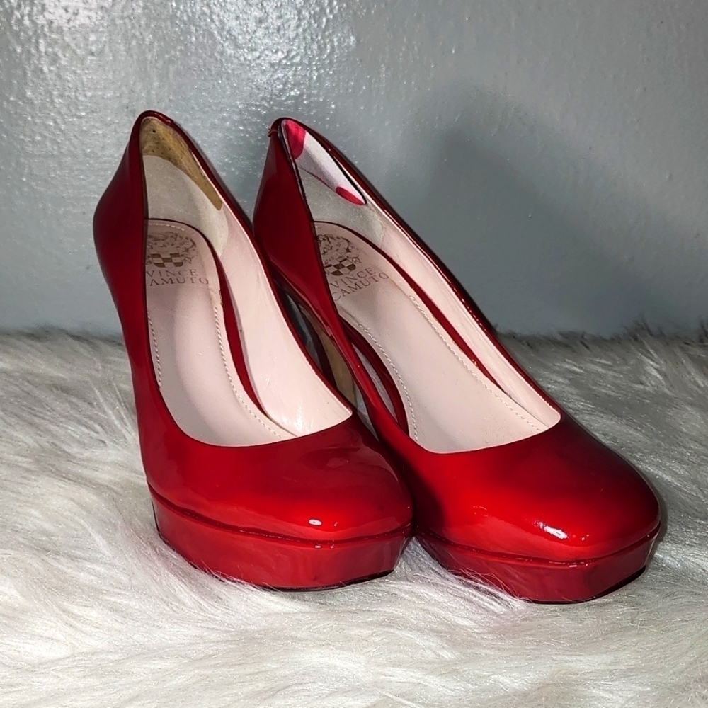 VINCE CAMUTO PLATFORM HEELS